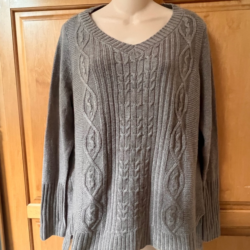 Soma Taupe V-Neck Cable Knit Sweater - Super Soft